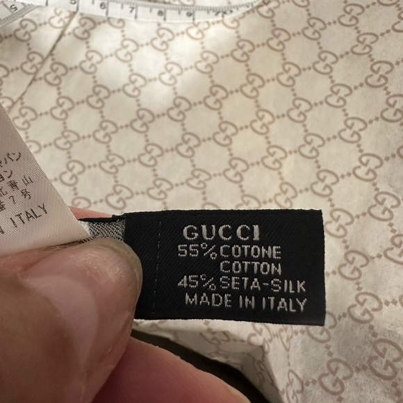 Gucci grey and white large stole cotton/silk blend EUC w/box - Picture 3 of 9